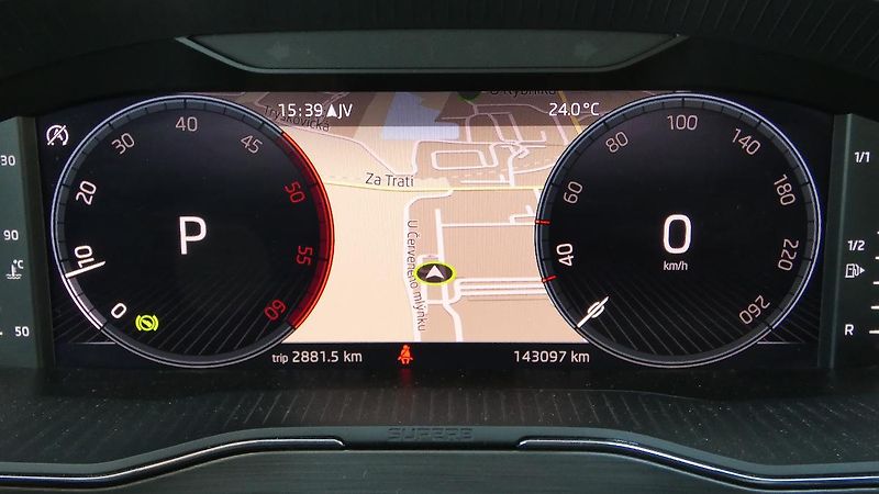 Škoda Superb Combi 2,0 TDI DSG Style - fotka 14 z 24