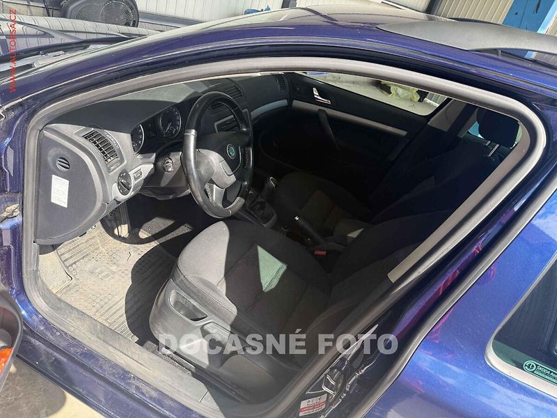 Škoda Octavia (2012) 1.6 TDi, 2.maj,ČR, servis - fotka 3 z 3
