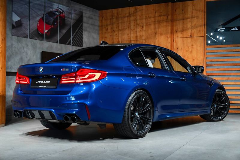 BMW M5 - fotka 27 z 27