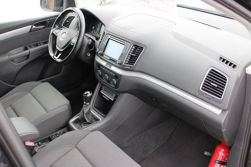 Volkswagen Sharan (2016) 2,0TDI KLIMA NAVI 7MIST - fotka 20 z 30
