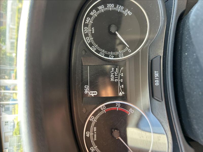 Škoda Yeti 1,2   TSI 81kW,SERVISKA - fotka 7 z 21