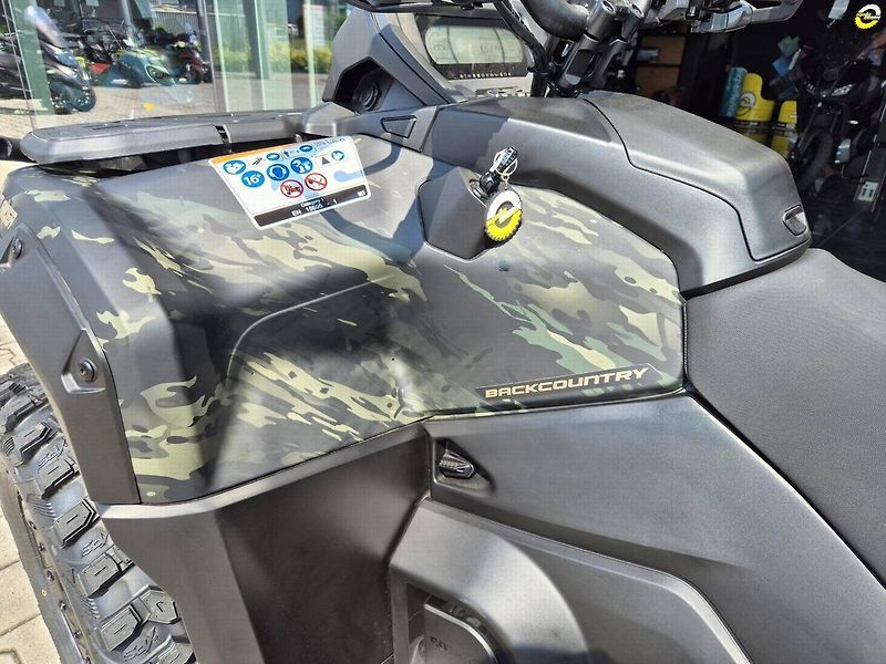 Can-Am Outlander Max 1000R LTD (2026) 4MTK - Outlander Max 1000R T B - fotka 16 z 26