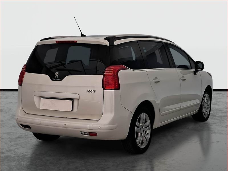 Peugeot 5008 (2014) 1.6 HDi, 7 míst, Navi - fotka 5 z 21