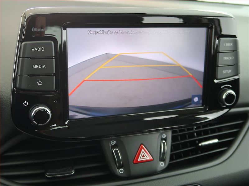 Hyundai i30 (2023) Komfort 1.0 T-GDI, ČR,1.maj - fotka 15 z 19