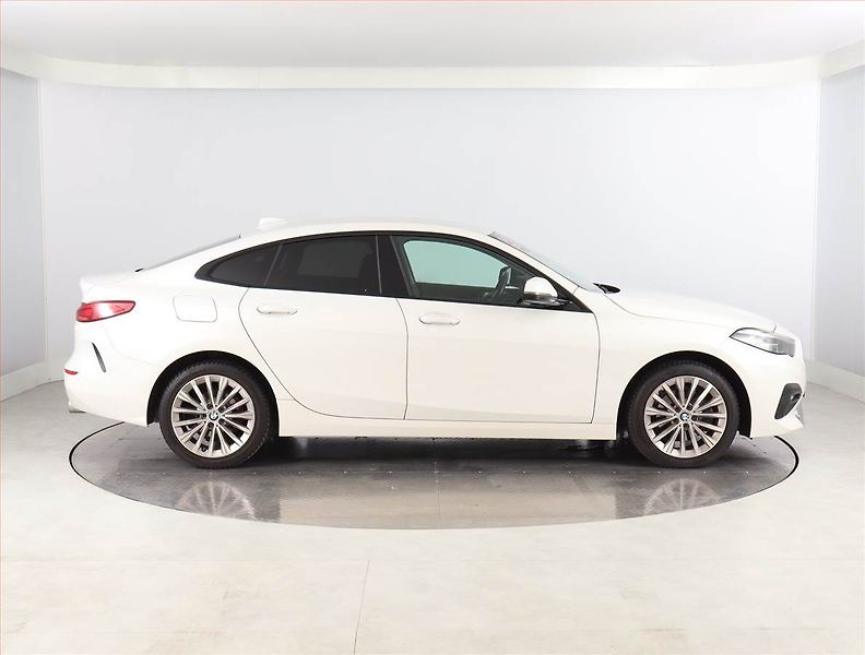 BMW Řada 2 (2020) 218d Gran Coupé - fotka 6 z 17
