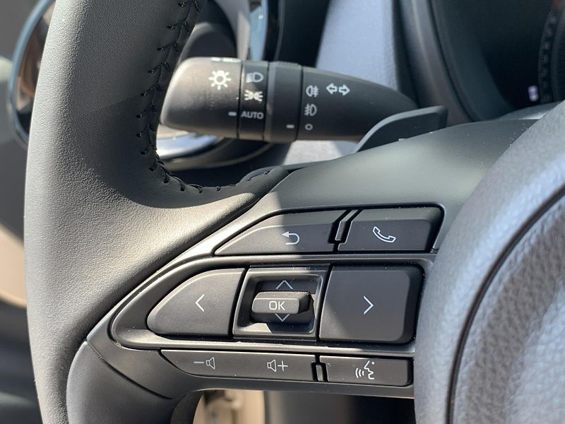 Toyota Aygo X EXECUTIVE SMART 1.0 VVT-i AT - fotka 15 z 28