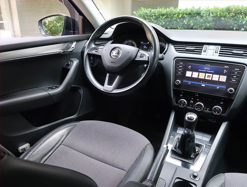 Škoda Octavia (2019) Style 1.5 TSI, Kůže, Tempomat - fotka 7 z 20