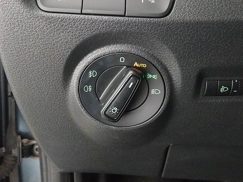 Škoda Fabia (2015) Style 1.2 TSI, Navi, Tempomat - fotka 18 z 20
