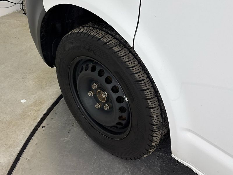 Volkswagen Transporter Long - fotka 28 z 28