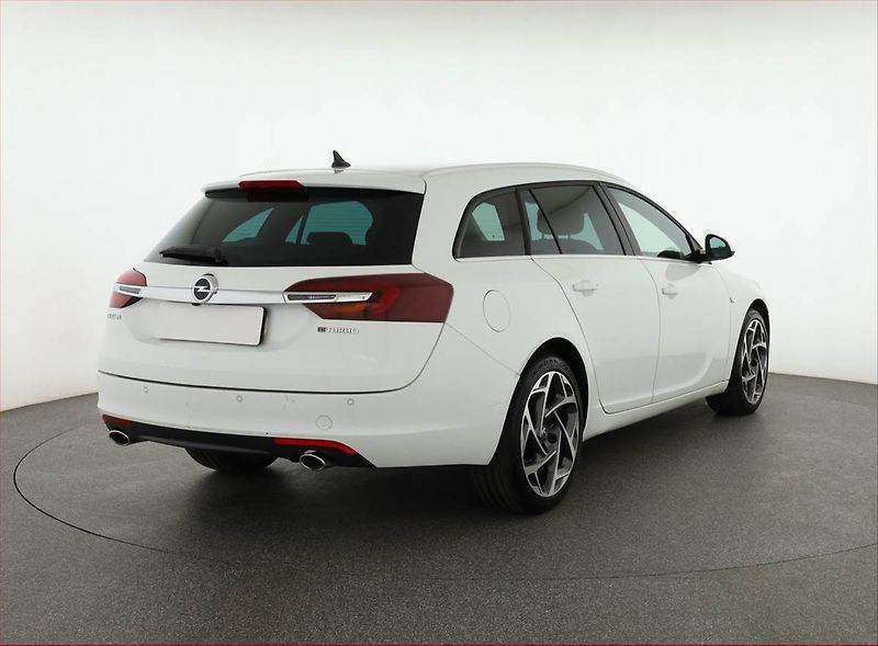Opel Insignia (2015) 2.0 BiTurbo CDTI, Automat - fotka 5 z 18