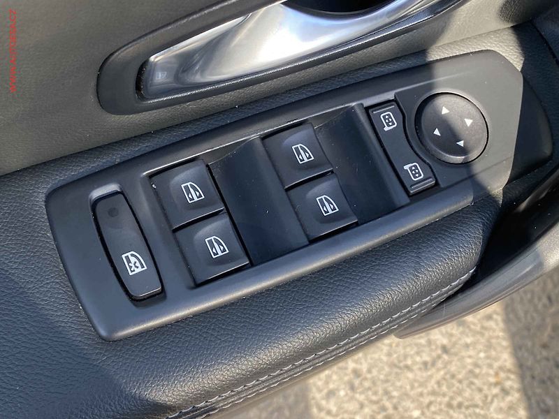 Renault Laguna (2015) 2.0dCi, Navi, park.čidla - fotka 11 z 19