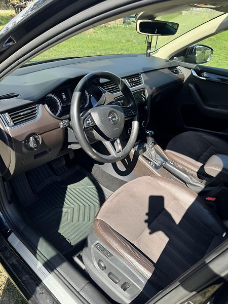 Škoda Octavia (2019) Laurin&Klement 3 kombi 2 TDI - fotka 5 z 17