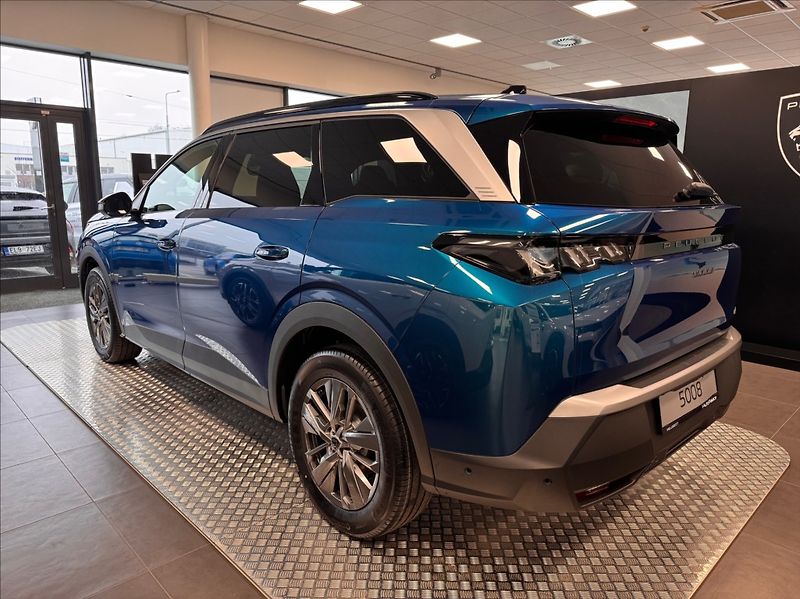 Peugeot 5008 (2025) 1,2 ALLURE Hybrid 145 e-DCS6 - fotka 5 z 8