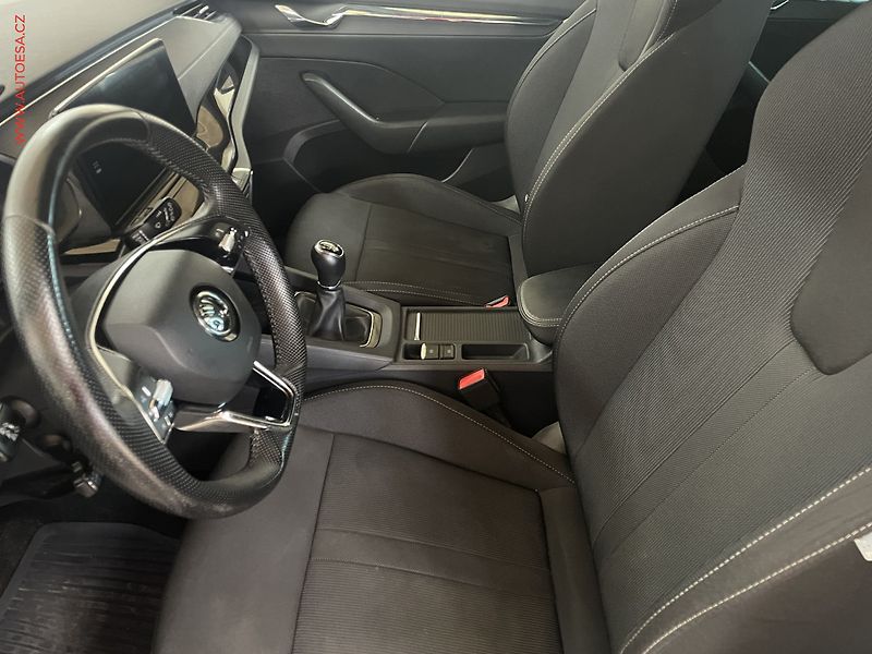 Škoda Octavia (2022) 1.5TSi, ČR, Style, LED, park - fotka 9 z 17