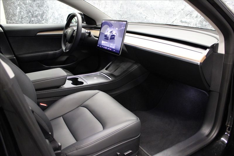 Tesla Model 3 0,0 Long Range 68 600KM - fotka 11 z 33