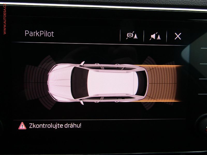 Škoda Superb (2018) 2.0 TDi, ČR, DSG, bixenon - fotka 12 z 18