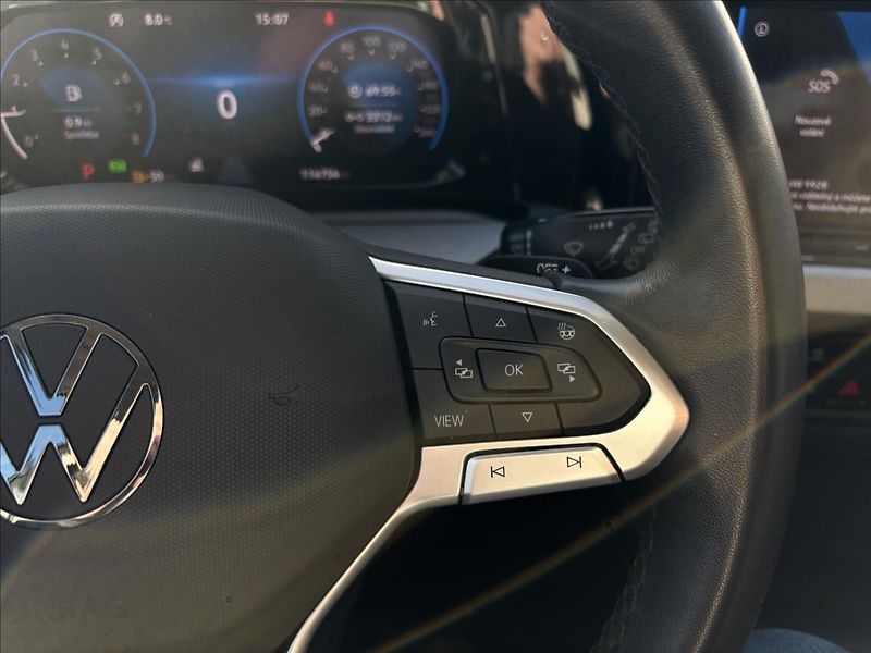 Volkswagen Golf 1,5 eTSI EVO 110 kW Life DSG - fotka 21 z 30