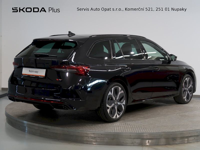 Škoda Octavia (2026) RS 2.0TSI 195KW DSG CANTON - fotka 2 z 49