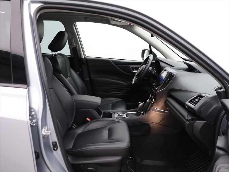 Subaru Forester 2,0 e-BOXER CVT Executive CZ - fotka 11 z 26