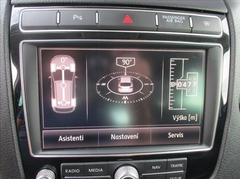 Volkswagen Touareg 3,0 TDI, DSG,servis,el.tažné - fotka 20 z 30