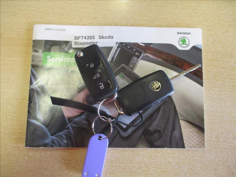 Škoda Roomster 1,2 TSi, Scout,DSG,klima,s.kn, - fotka 25 z 41