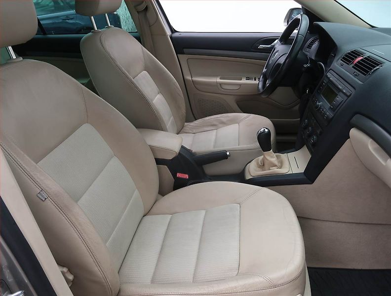 Škoda Octavia (2007) Elegance 1.9 TDI, Tažné - fotka 9 z 19