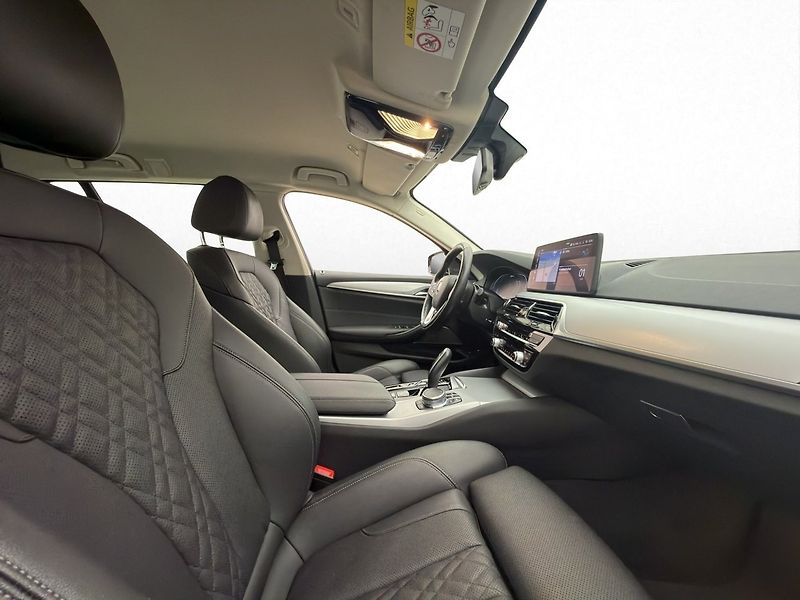 BMW Řada 5 530e Harman Kardon 360 Kůže - fotka 9 z 35