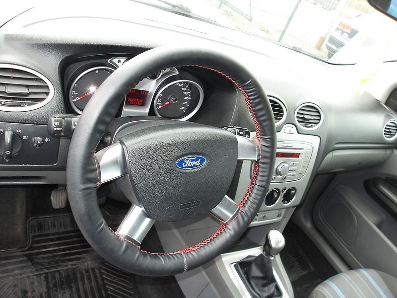Ford Focus 2,0TDCi 100kW - fotka 19 z 37