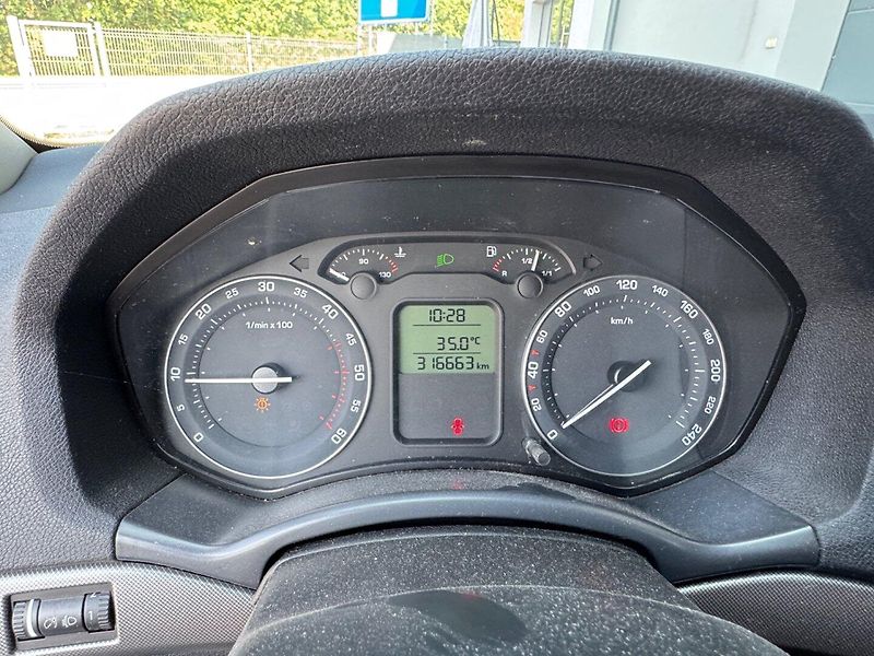 Škoda Octavia (2007) 2.0 TDi, 4x4, tažné - fotka 34 z 36