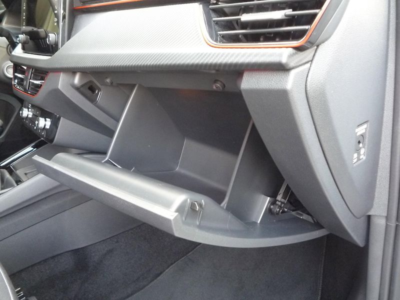 Škoda Scala (2025) 1,0TSi 85kW DSG MONTE CARLO - fotka 17 z 24