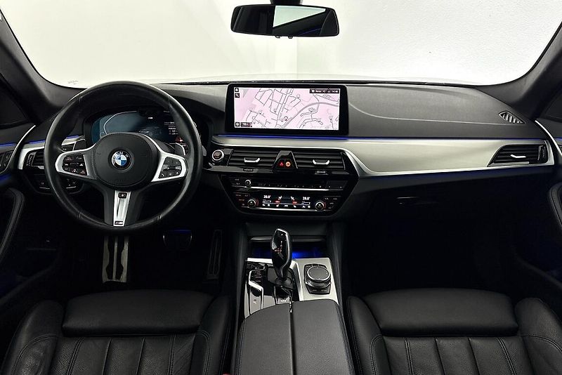 BMW Řada 5 530d xDrive - fotka 5 z 17