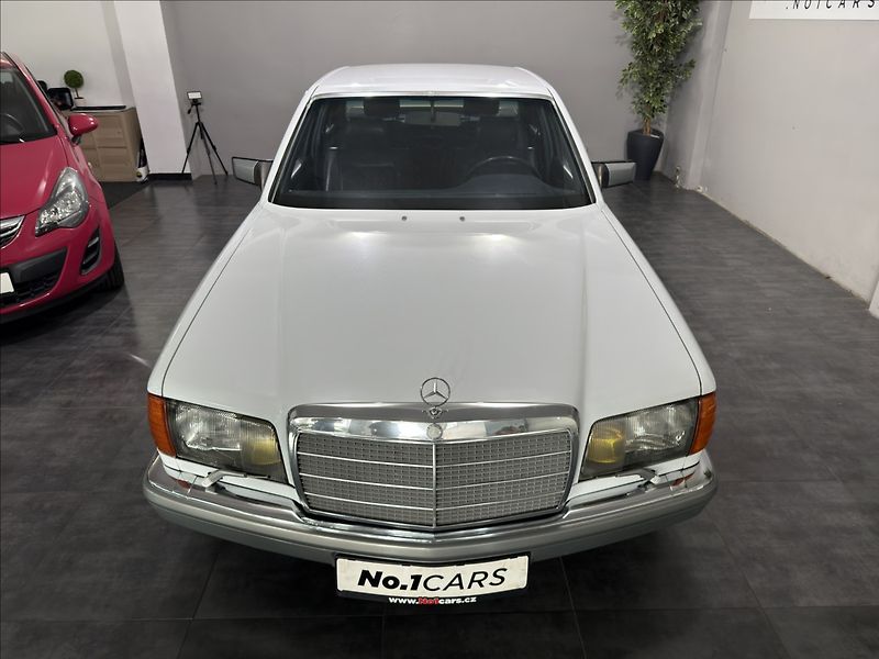 Mercedes-Benz Třídy S 3,0   SE 300 W126 V6 ŠPANĚLSKO - fotka 34 z 37