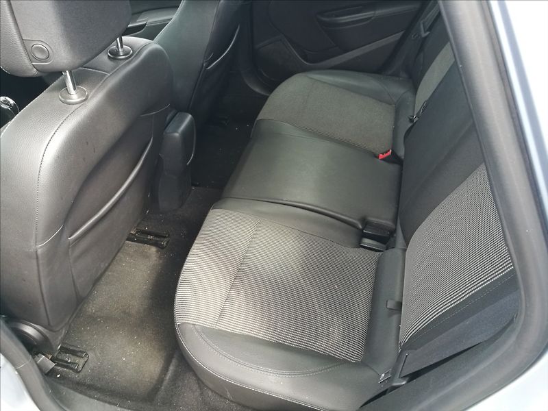 Opel Astra 1,6 CDTi kombi - fotka 13 z 15