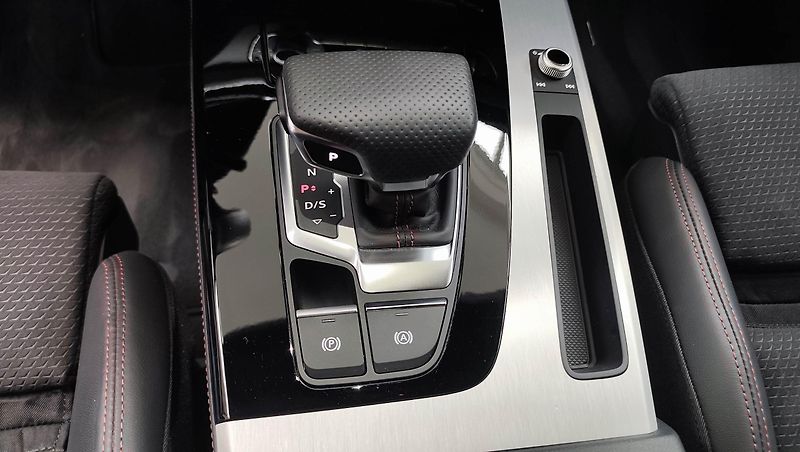 Audi Q5 (2023) Sportback S-line, B&O, Quattro - fotka 61 z 95