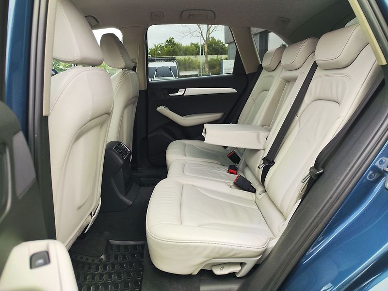 Audi Q5 2.0 TDi/125kW quattro - fotka 11 z 27