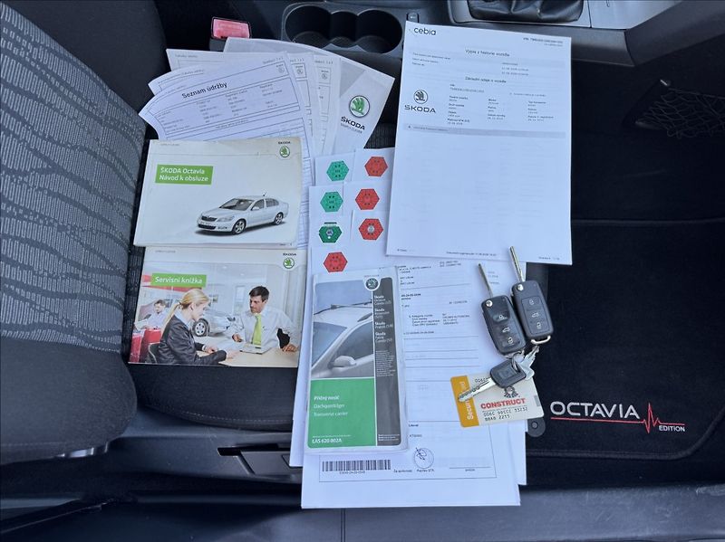 Škoda Octavia 2,0 TDI ELEGANCE tažné původČR - fotka 42 z 50