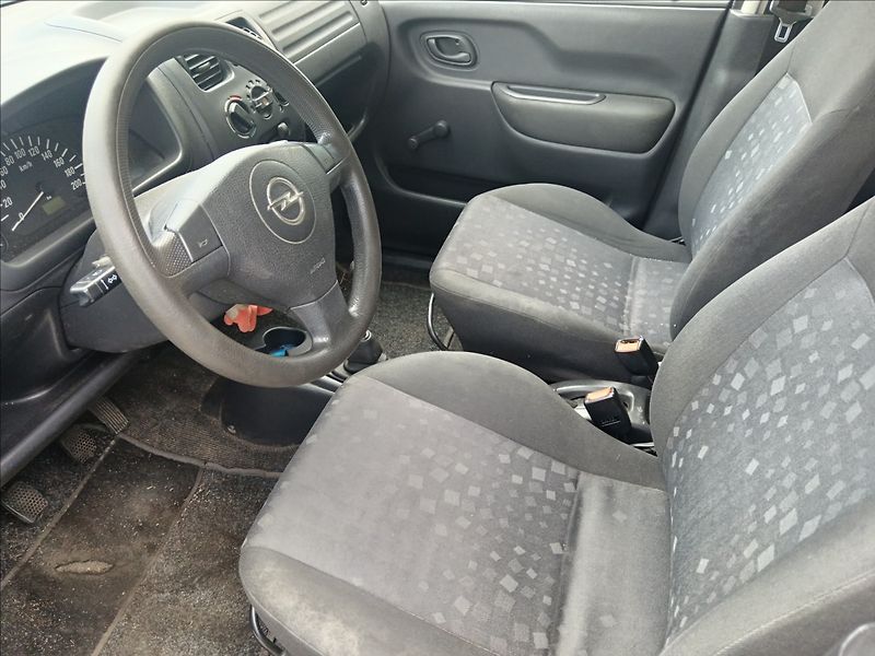 Opel Agila 1,0 i - fotka 17 z 19