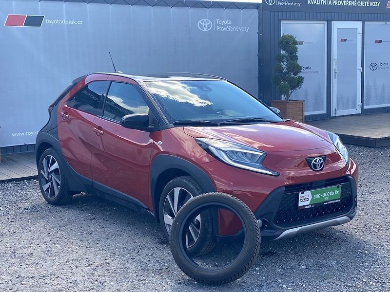 Toyota Aygo 1.0i, ČR, Executive, automat - fotka 1 z 18