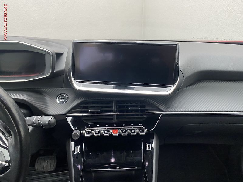 Peugeot 2008 (2019) 1.5 HDi, Allure, AT, LED - fotka 12 z 18