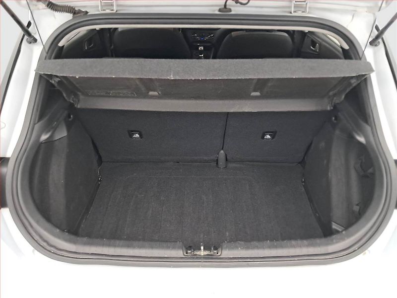 Hyundai i20 (2019) 1.2, Serv.kniha, Park. senzory - fotka 14 z 16