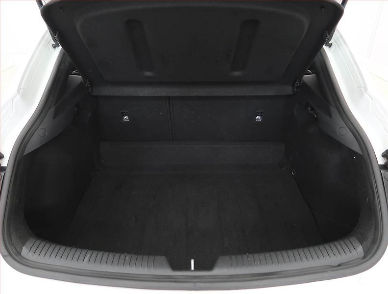 Hyundai i30 (2018) 1.4 T-GDI, Serv.kniha - fotka 13 z 18