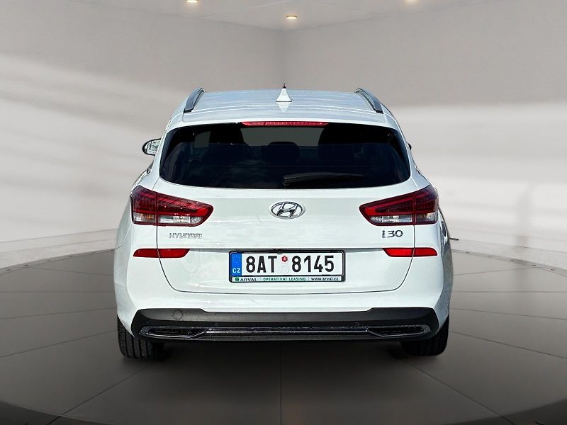 Hyundai i30 (2021) STYLE 1.5T-GDI HYBDID 118kW CZ - fotka 5 z 11
