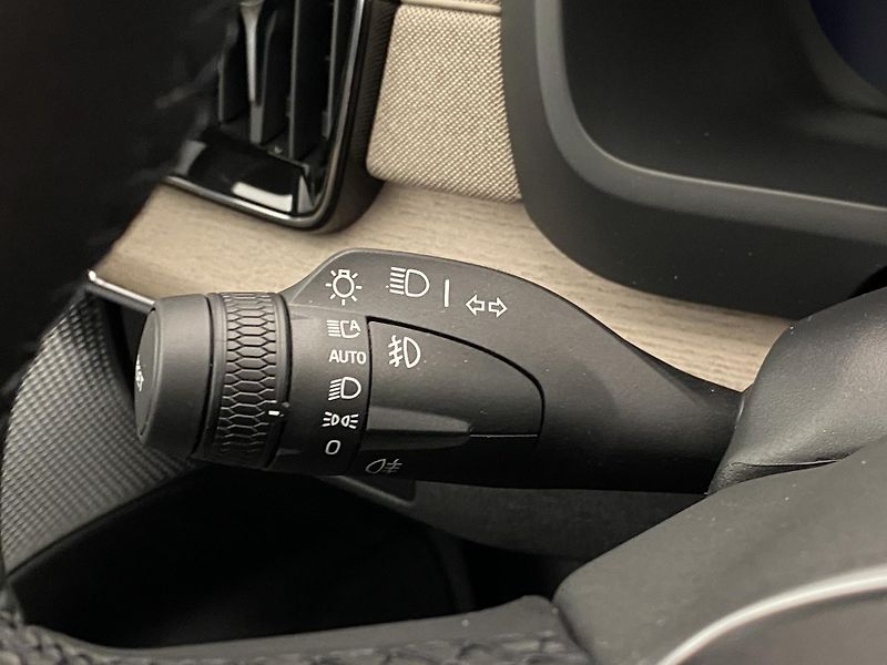 Volvo XC90 (2026) B5 AWD AUT BRIGHT PLUS 7míst - fotka 32 z 71