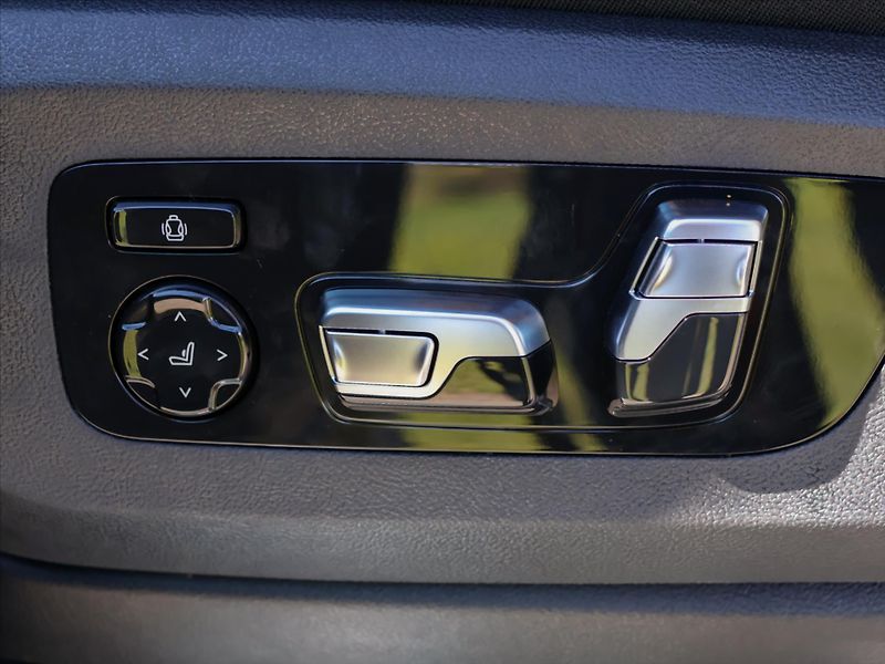 BMW X5 3,0 xDrive 30d  Mpacket - fotka 21 z 45