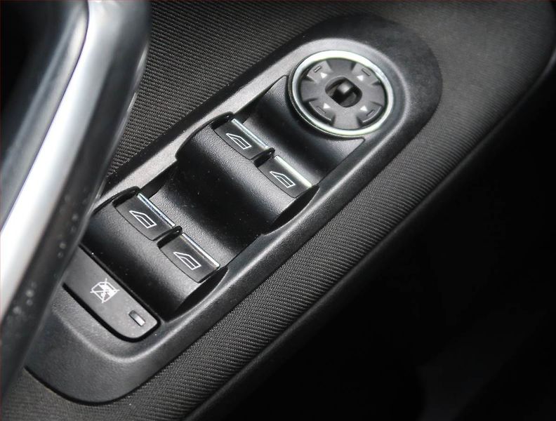 Ford Mondeo (2012) 1.6 TDCi, Navi, Tempomat - fotka 16 z 20