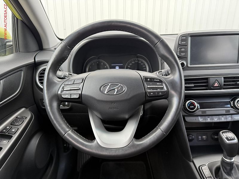 Hyundai Kona (2020) 1.0 T-GDi, AC, navi, park - fotka 12 z 18