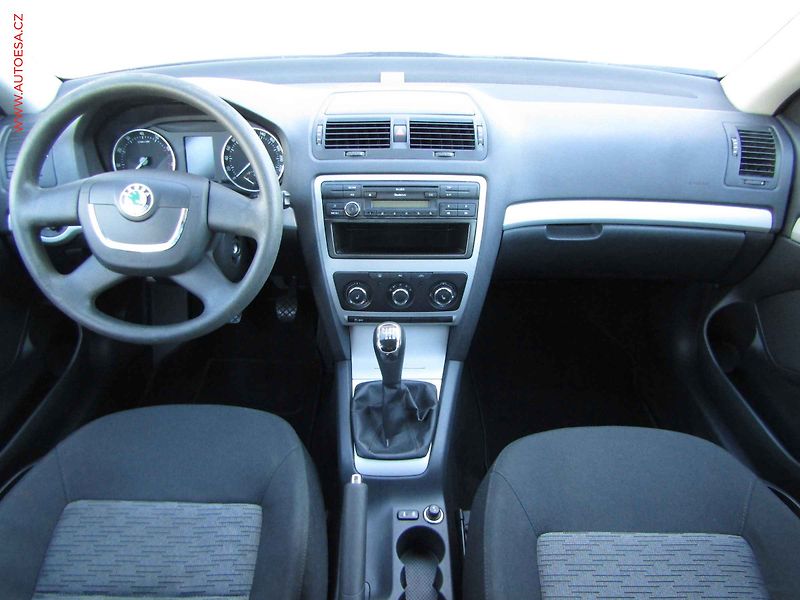 Škoda Octavia (2011) 1.2 TSi, 2.maj,ČR, servis - fotka 8 z 15