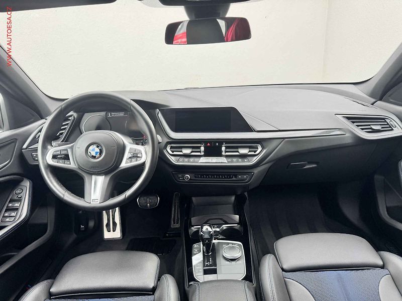 BMW Řada 1 (2020) 1.5T 118i, M Sport, AT, +ALU - fotka 8 z 17