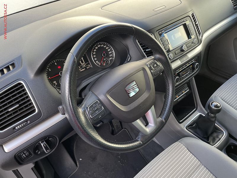 Seat Alhambra (2011) 2.0 TDi 4x4, Style, navi - fotka 12 z 19