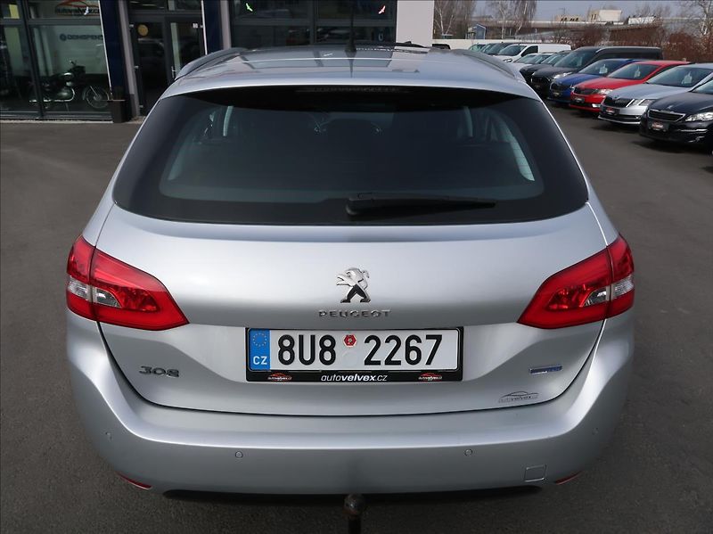 Peugeot 308 2,0 BHDi,110kW,NovéČR,DPH - fotka 8 z 23